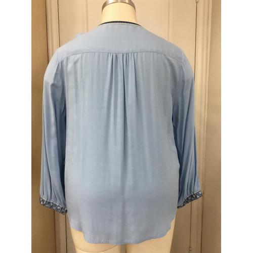 Haut brodé grande taille pour femme