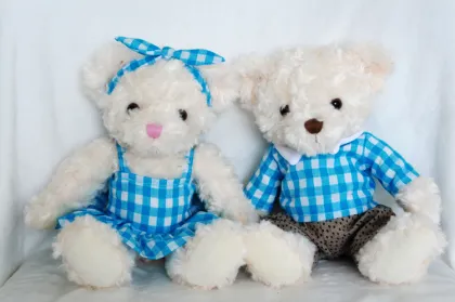 The Scottish wind couples to bear a wedding gift