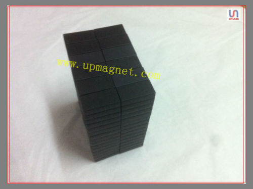 Waterproof strong neodymium magnets with bplastic coating