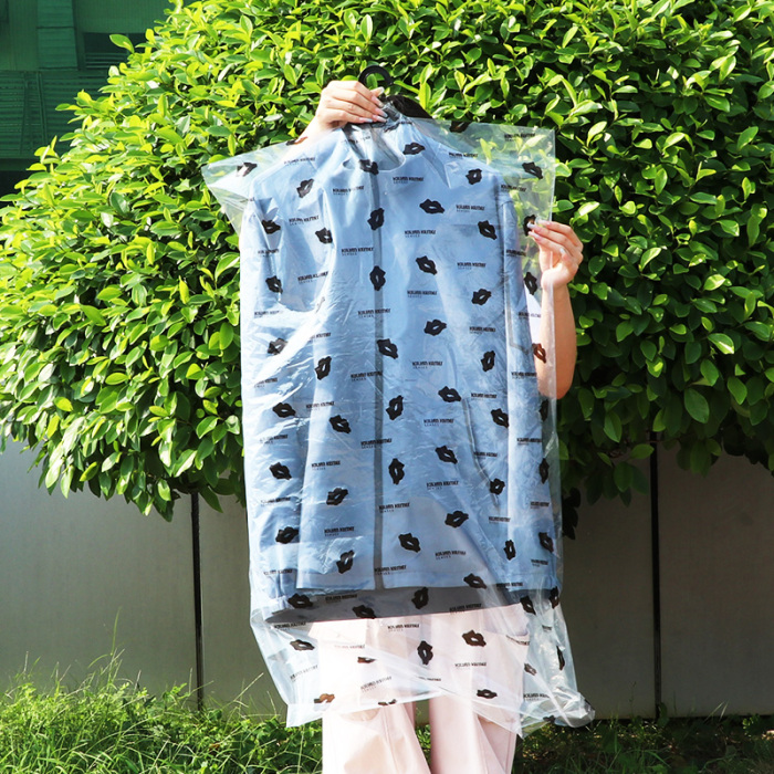 အင်္ကျီများအတွက် PE အထည်ဖုန်အဖုံးများ