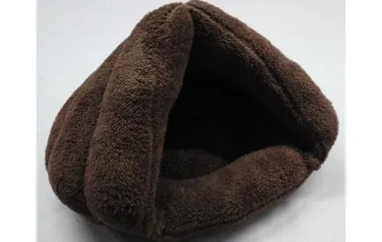 Lamb velvet triangle cat nest sleeping bag
