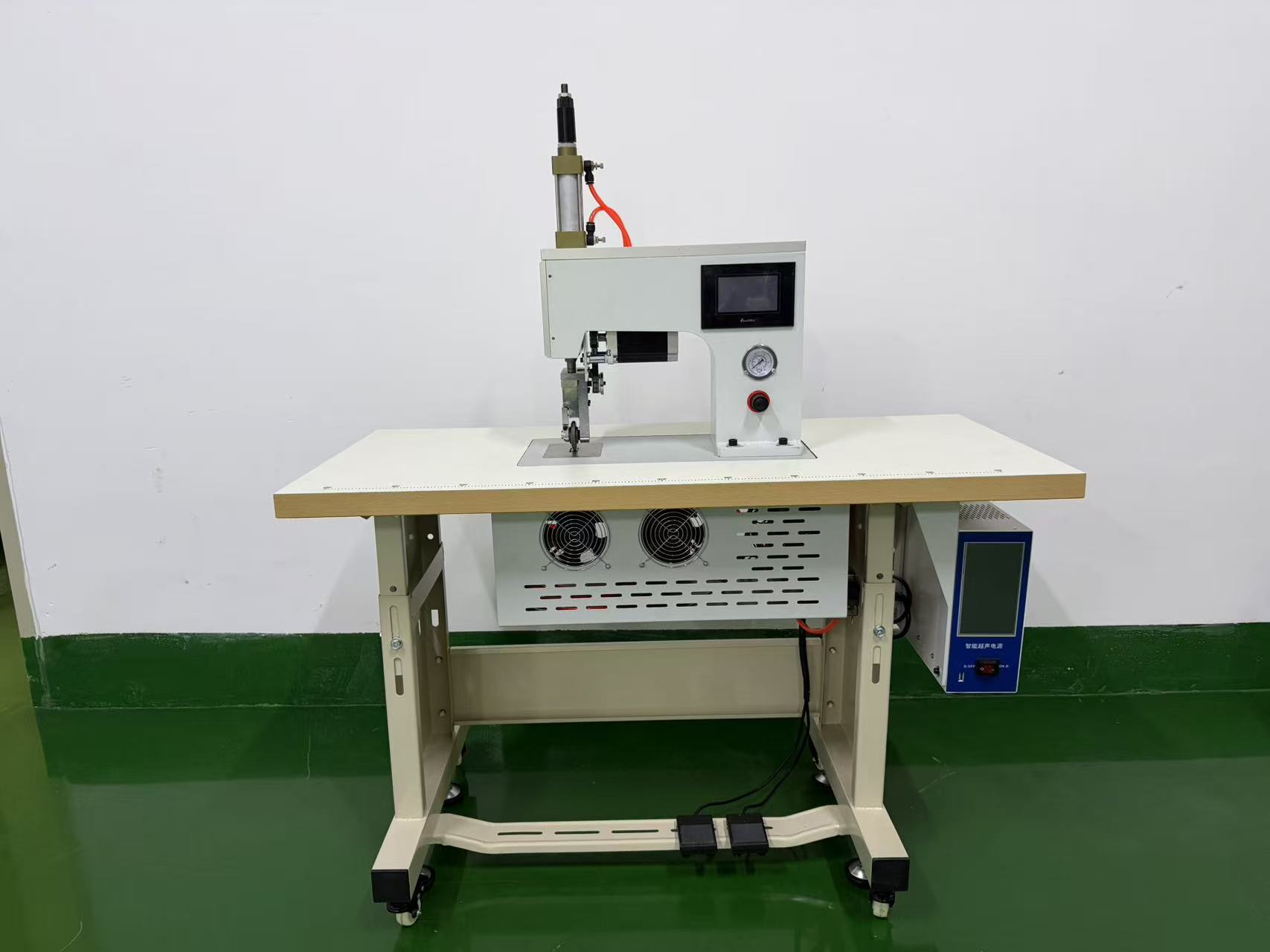 30kHz Radial Ultrasonic Lace Machine
