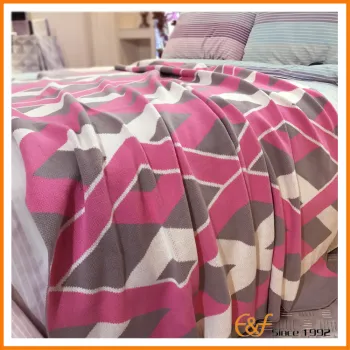 High Quality Acrylic Cozy Body Customized Knitted Blanket