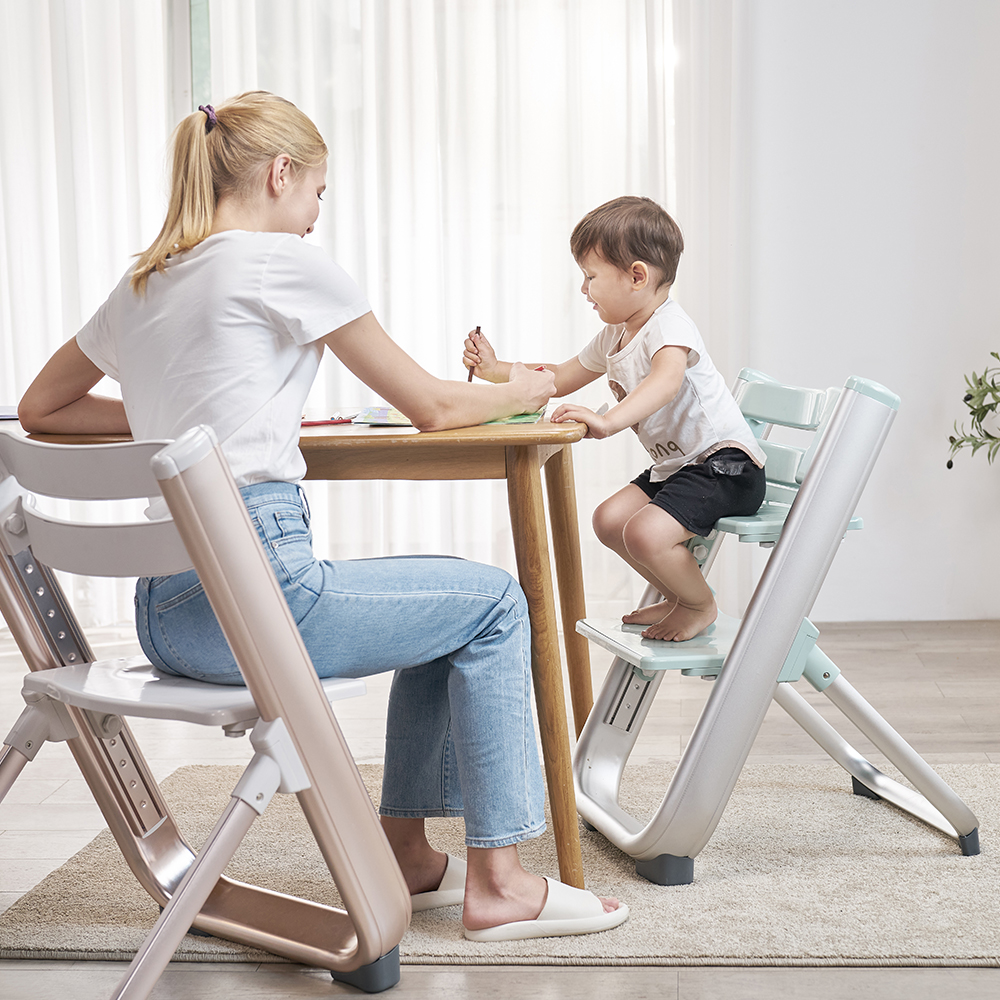 Trona de alimentación infantil con juego de bebé