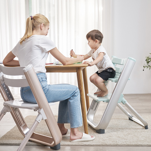 Chaise haute d'alimentation pour bébé avec ensemble pour bébé