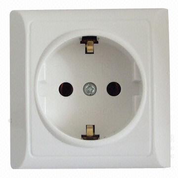 European switch socket with 127 to 250V rated voltage