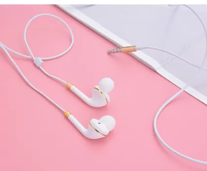 2022 New Macron Color Bass Wired Headphones with 3.5mm Jack and Good Sound Quality