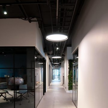 4-Wire to 2-Wire LED Track Light Systems: Surface-Mounted Spotlight Solutions