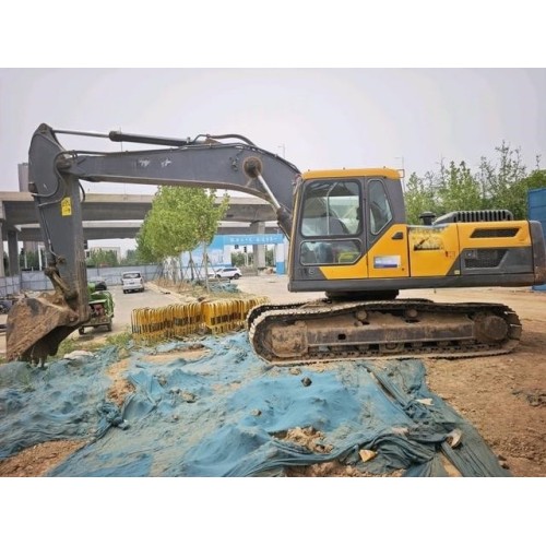 Б / у экскаватар EC200D для горных работ