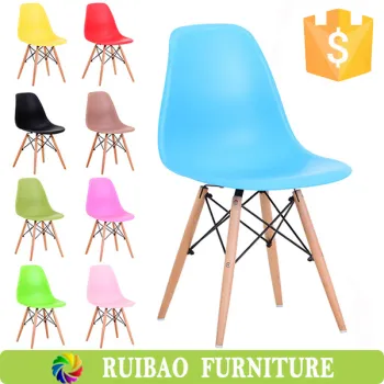 Hot Selling Pretty PP Seat High Quality Outdoor Plastic Chair With Wooden Legs