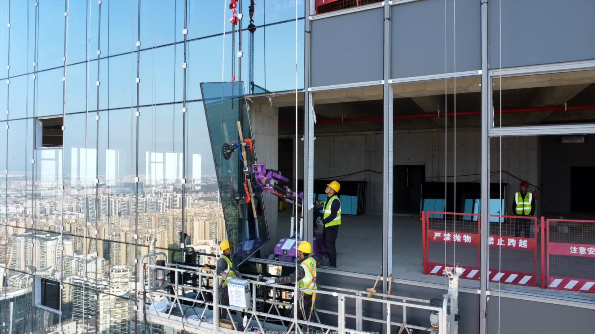  Cowest Machinery WSR-400MINI Enhancing Glass Installation in the Guangzhou Greater Bay Area Science and Innovation Center (3)