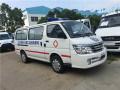 Gouden beker uitgebreide medische ambulance auto