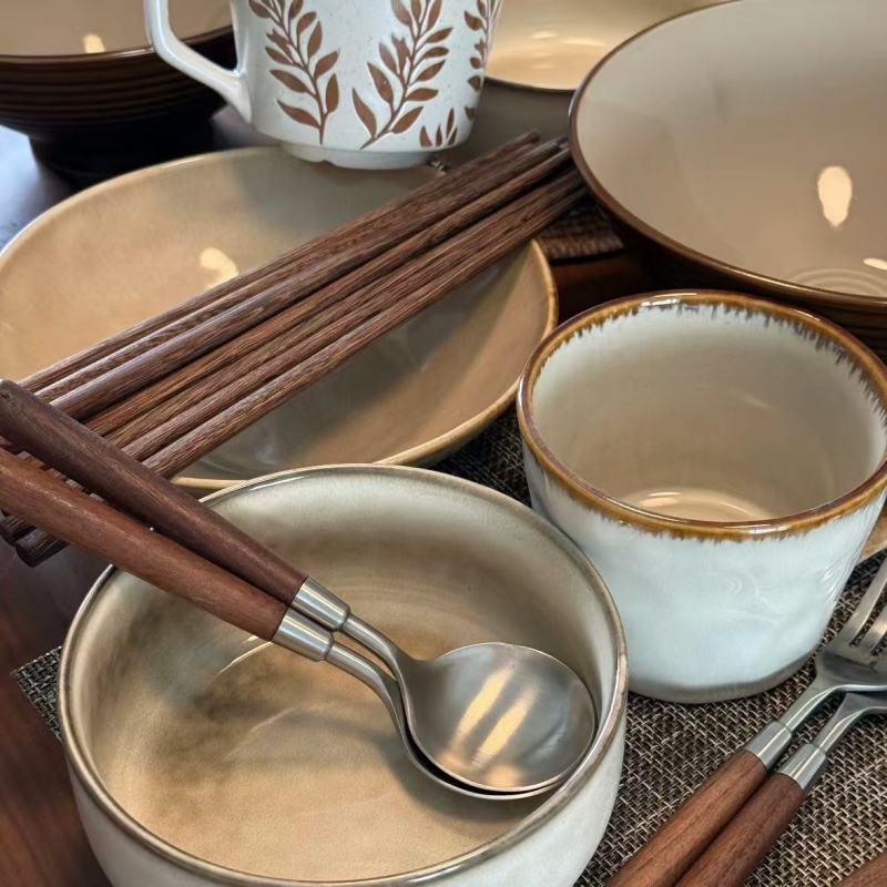 Warm and Natural Ceramic Dinnerware with Earthy Tones