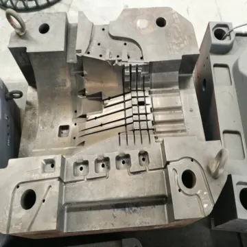 Wear-resistant radiator blade mould steel