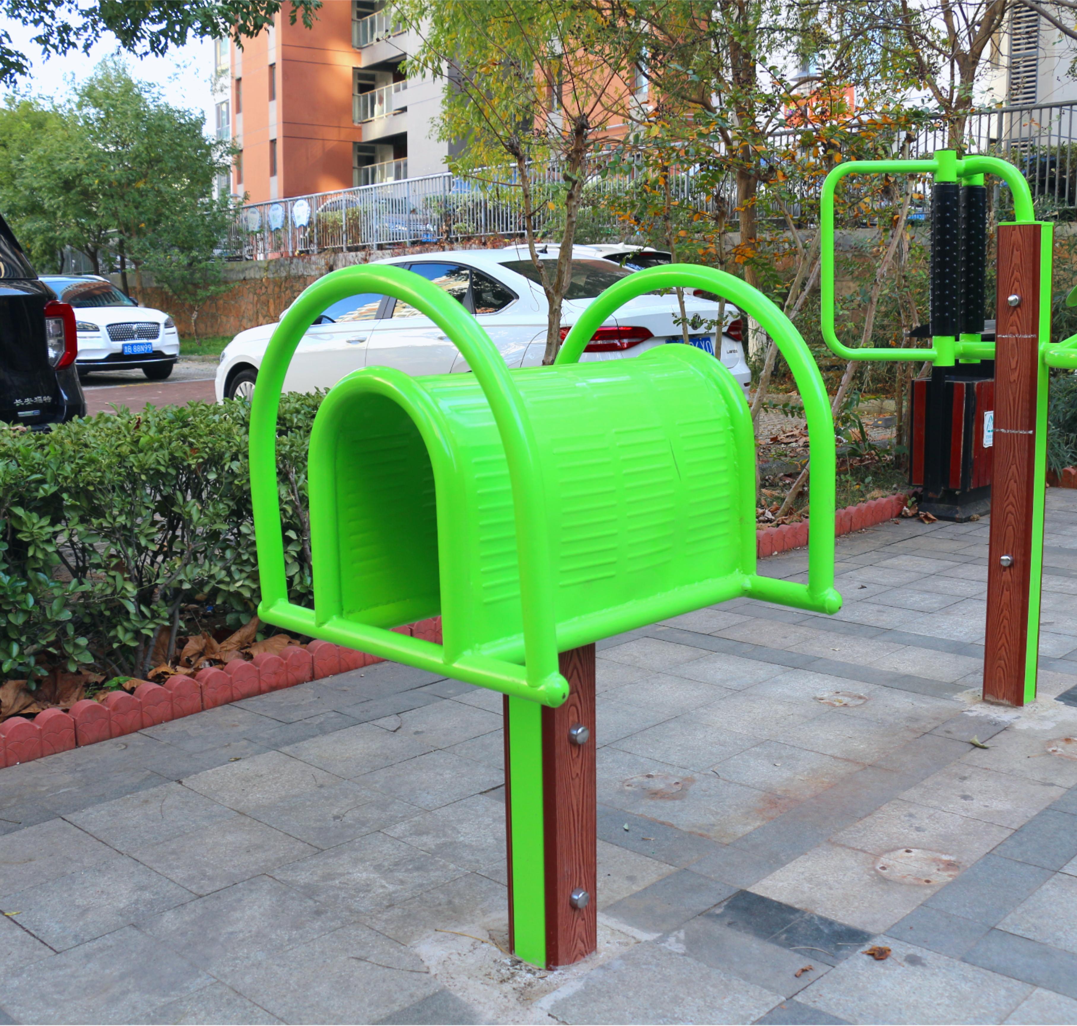 Outdoor fitness equipment