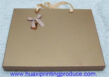 light brown oblong portable chocolate boxes