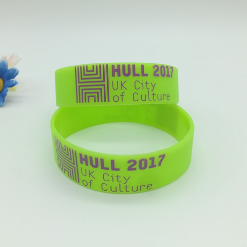 Screen printing rubber wristbands