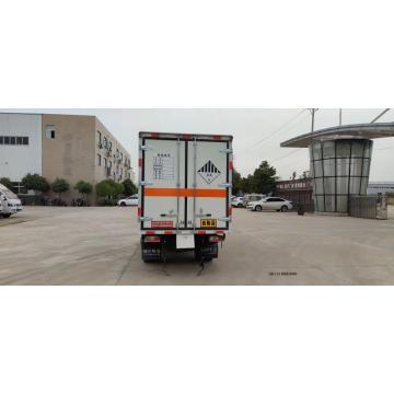 Yuejin 4x2 cylinder dangerous goods transport vehicle