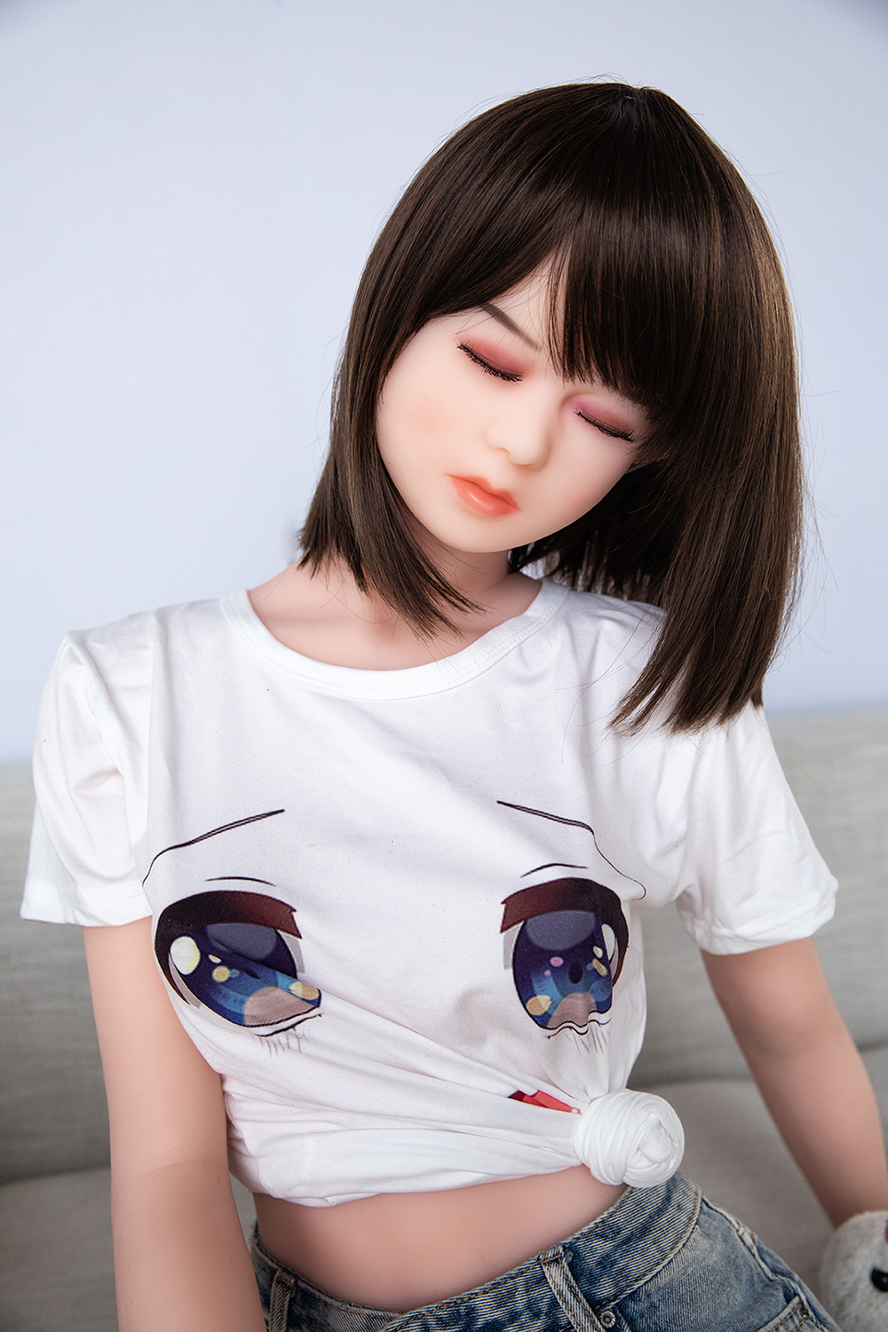 closed-eyed real tpe sex dolls