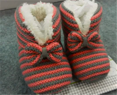 Cashmere baby shoes