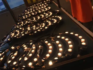 Durable Tree Hug Light LED Corrugated Lamp