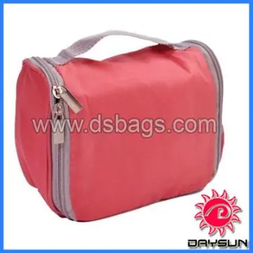 Women\'s hanging toiletry bag