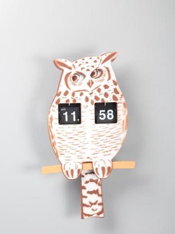 Interesting Owl-shape Flip Clock