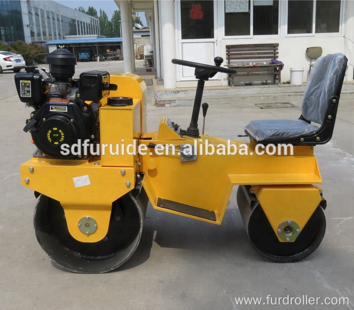 0.8ton Single Cylinder Diesel Engine Vibrating Roller (FYL-850)