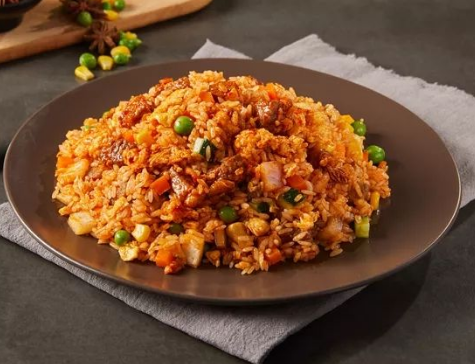 Fried rice with spicy meat sauce