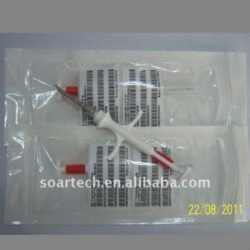 Syringe with microchip