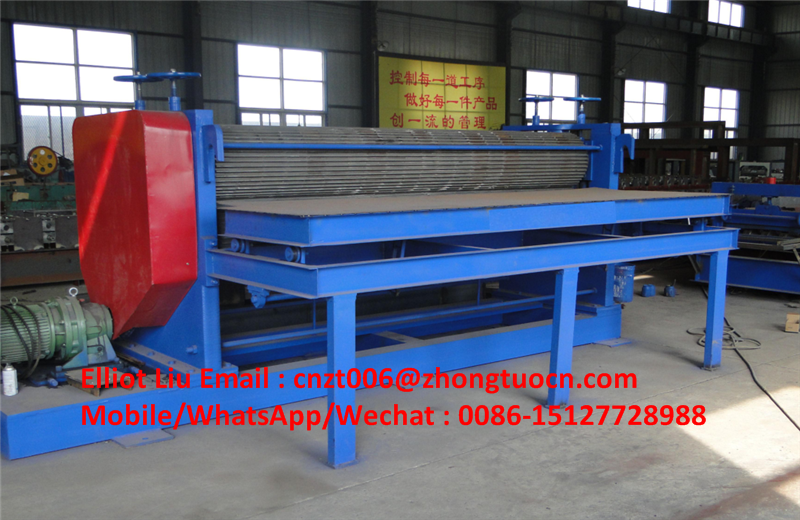 Horizontal round wave roll forming machine