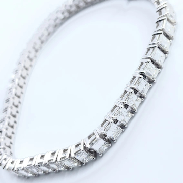 Make a Statement with Stunning Lab Diamond Bracelets: Explore 9K and 18K Gold Tennis Chain Accessories for Women