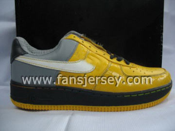 SPORT SHOES