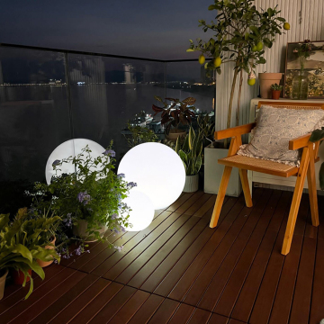 Romantic European Style Outdoor Rechargeable Ball Lamp
