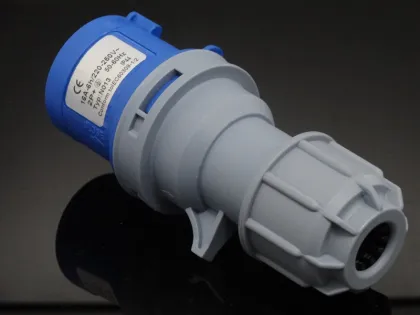 2016 Hot Industrial plug socket 220V 16A/ Industrial Plug & Socket/Industrial plug