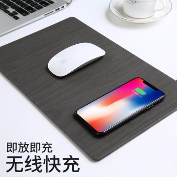2018 The Popular Creative Wireless Charger with Mouse Pad