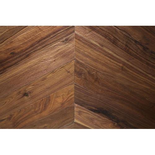 Parquet en noyer noir Chervon