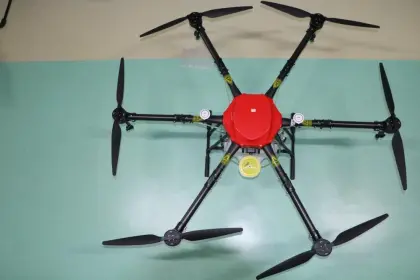 YJTech farm agricultural 16kg drone agriculture sprayer