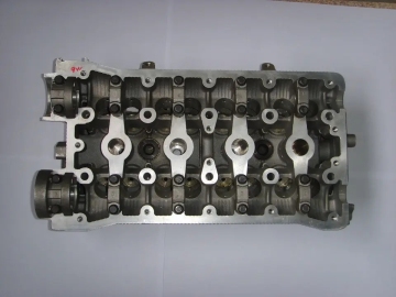 Gray cast iron automobile engine cylinder head castings