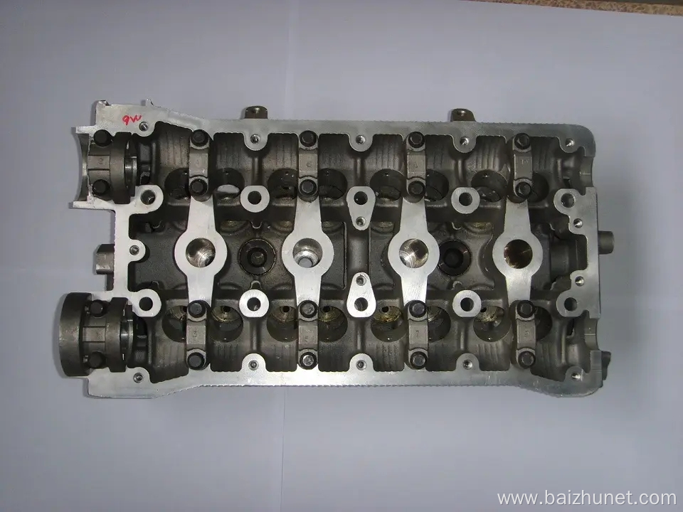 Gray cast iron automobile engine cylinder head castings