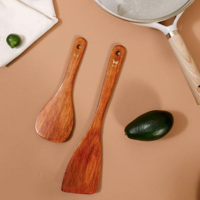 Warm Brown Wooden Spoon Set with Distinctive Grain Patterns