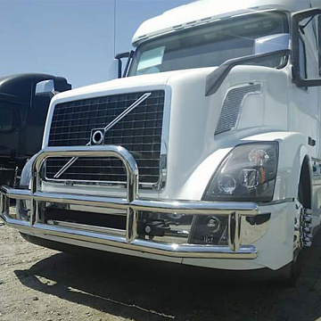 Custom American Truck Deer Guard for Mack Pinnacle