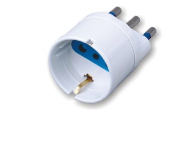 Space-Saving Multi Adapter with 16A Schuko Socket