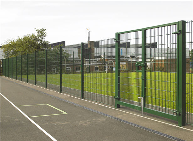 Football Field chain link fence with good quality