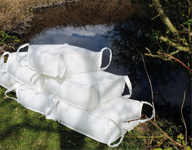 quick dam inflated flood emergency protection bag