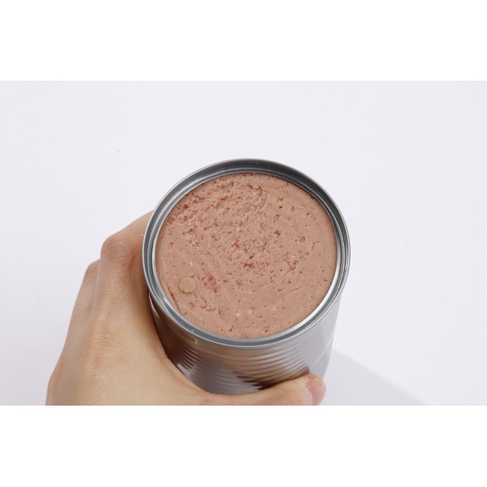 Premium-Tierfutter in Dosen mit Huhn für Katzen