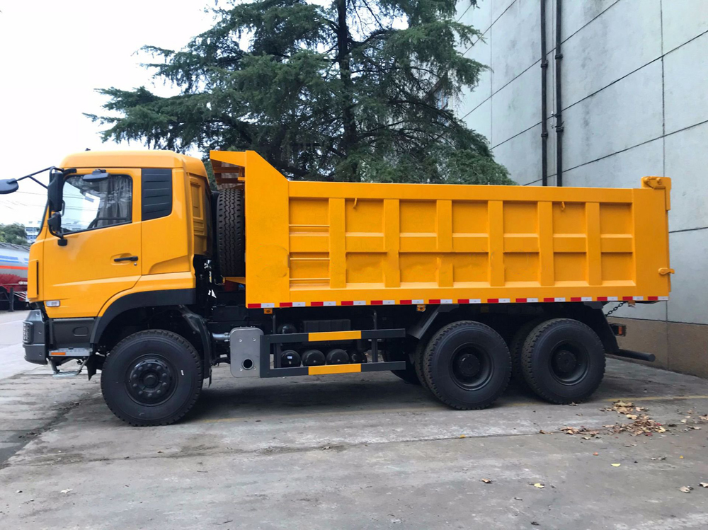 Dongfeng 6x4 RHD Dump Truck مع محرك 340 حصان