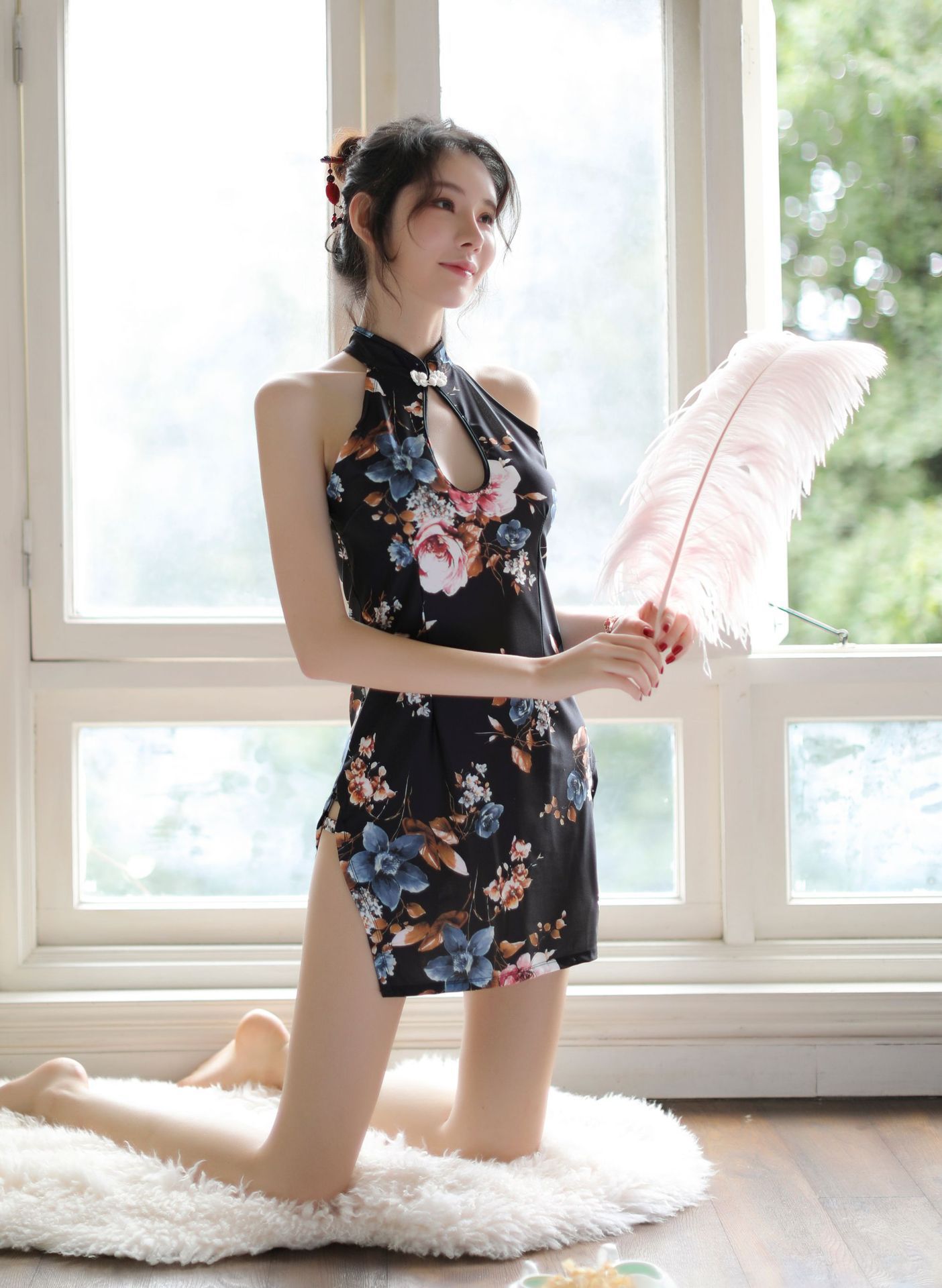 OEM Elegant Embroidered Black Corset Lingerie Set