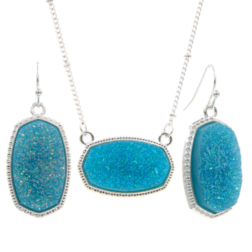BraveLight Fashionable Silver Tone Oval Laser Pendant Jewelry Set For Women