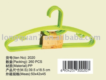 Plastic clothes hanger (HR-2020)